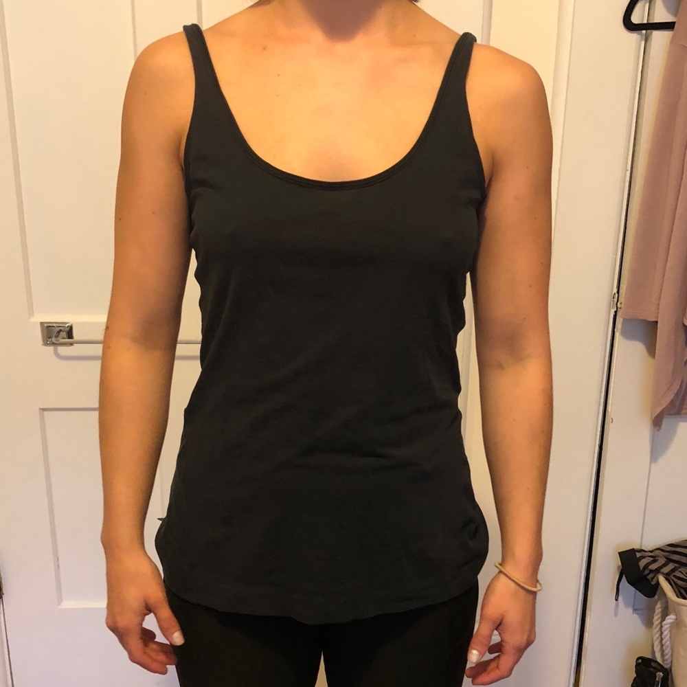 Scoop neck lululemon black tank top